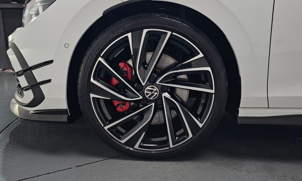 Volkswagen Golf 2.0 GTI, 2024