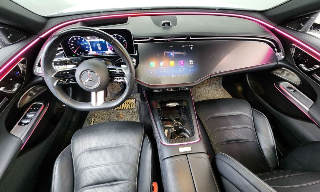 Mercedes-Benz E-Class E300 4MATIC AMG Line, 2024