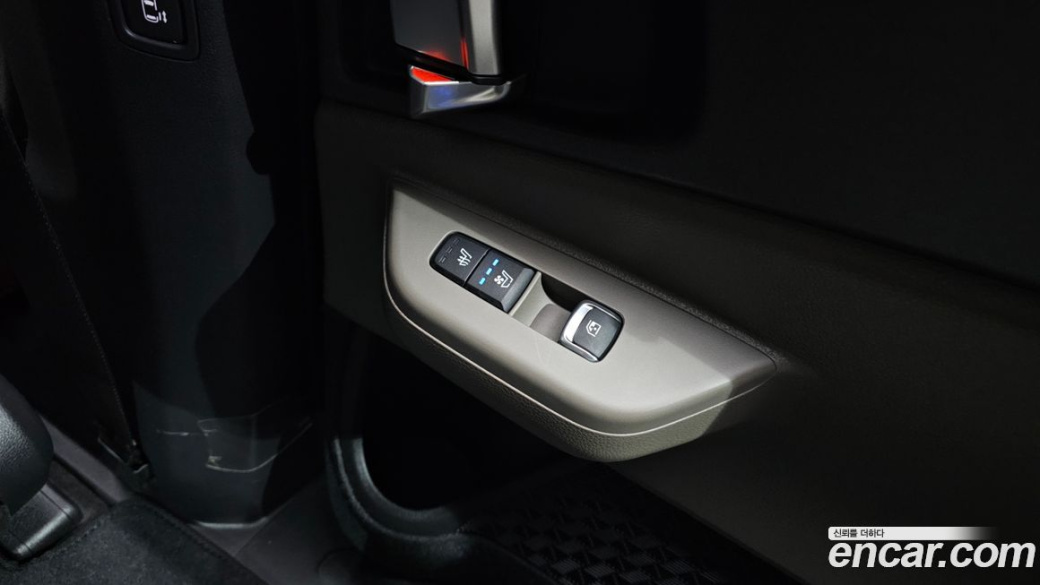 Kia Carnival 7-Seater Outdoor, 2025