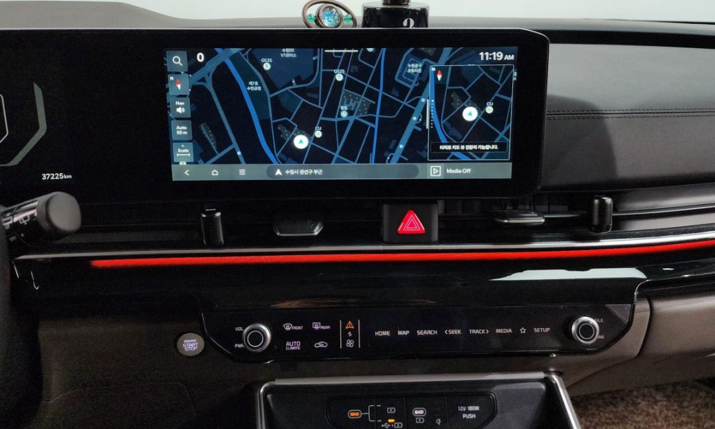 Kia Carnival 7-Seater Signature, 2024