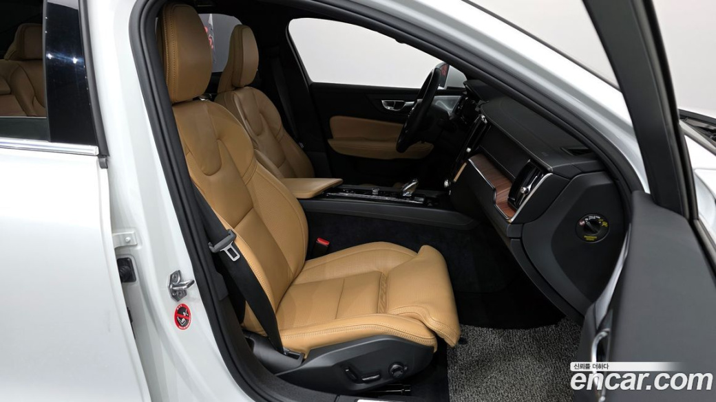 Volvo S60 B5 Inscription, 2022