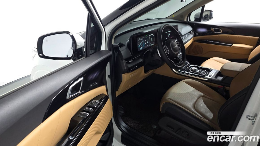 Kia Carnival 7-Seater Signature, 2023