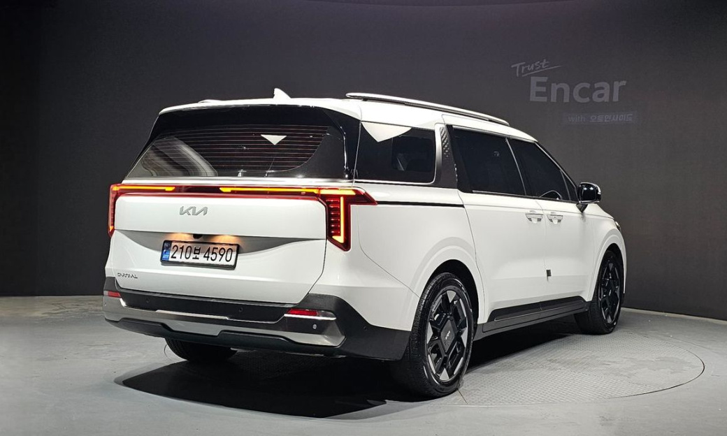 Kia Carnival 9-Seater Noblesse, 2024