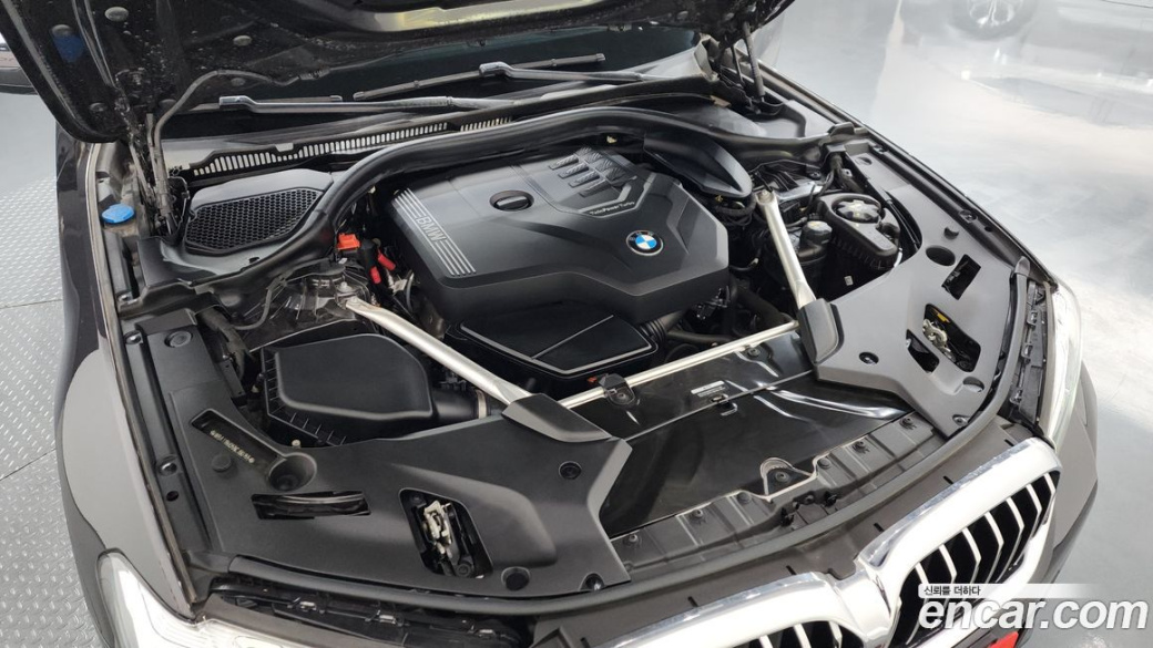 BMW 5-Series 520i M Sport, 2022