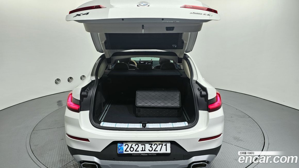BMW X4 xDrive20i xLine, 2025
