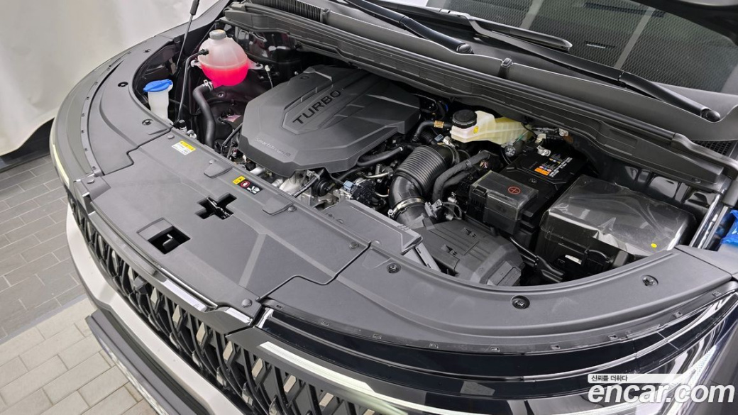 Kia Carnival 7-Seater Outdoor, 2025