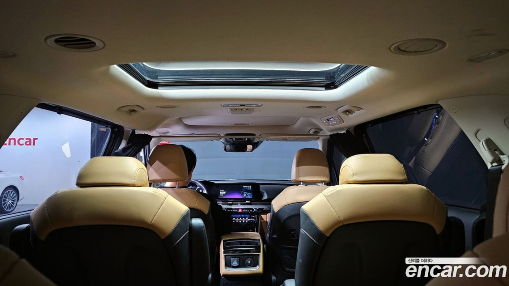 Kia Carnival 9-Seater Signature, 2023