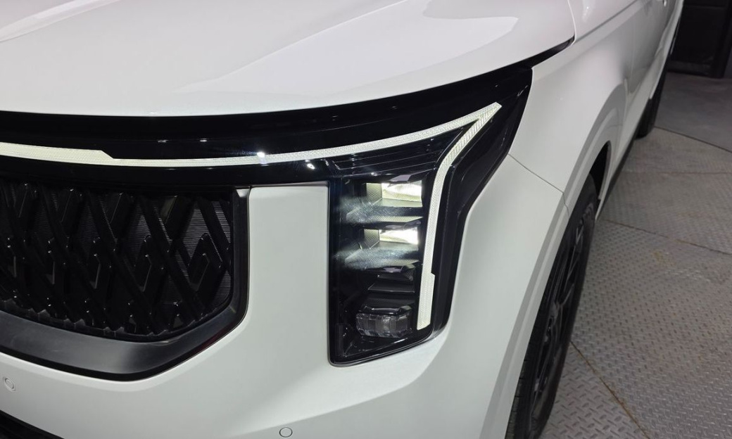 Kia Carnival 9-Seater Prestige, 2025