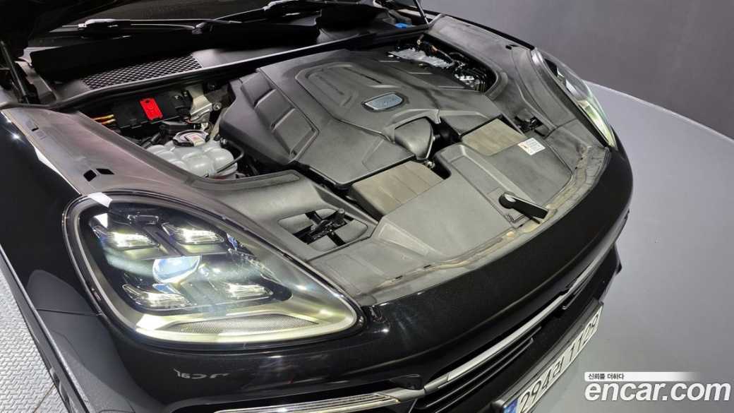 Porsche Cayenne 3.0 PLATINUM EDITION, 2023