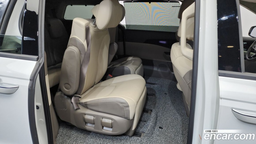Kia Carnival 7-Seater Signature, 2023
