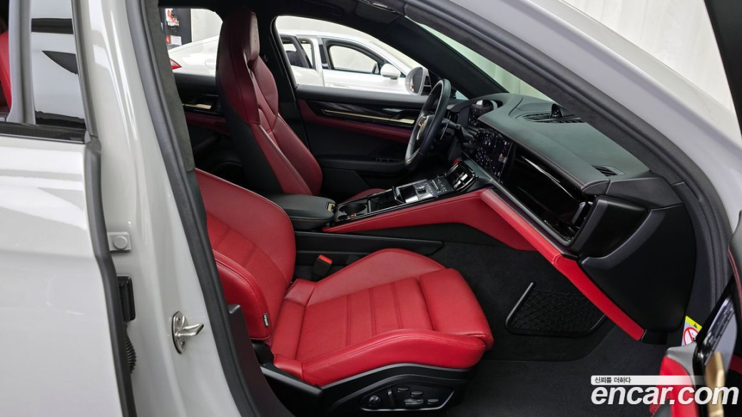 Porsche Panamera 4.0 GTS, 2025