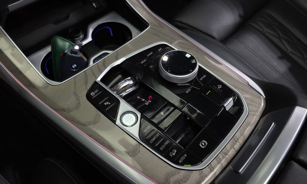 BMW X7 xDrive 40d Design Pure Excellence 7-Seater, 2024