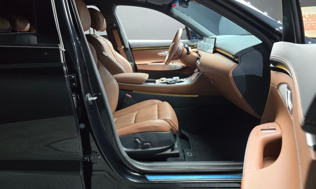 Genesis GV70 2.5T Gasoline AWD, 2025