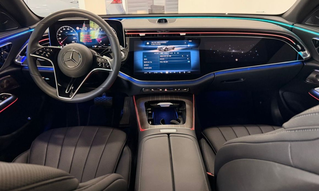 Mercedes-Benz E-Class E300 4MATIC Exclusive, 2024