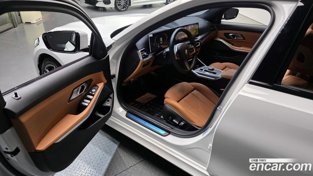 BMW 3-Series 320i M Sport, 2023