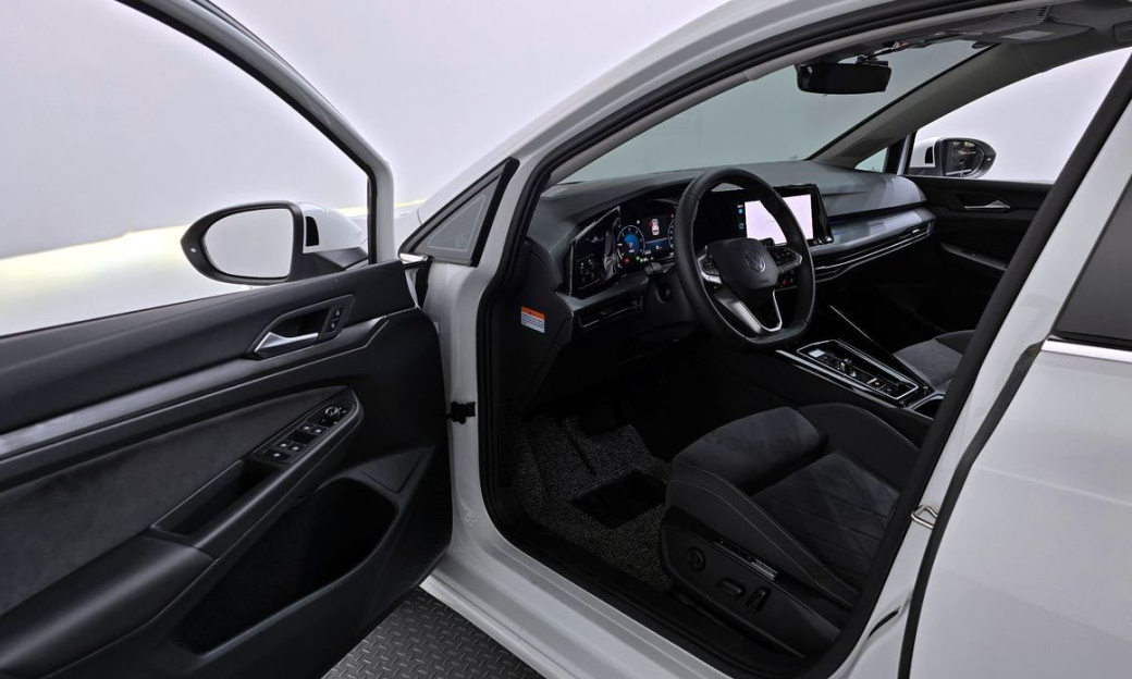 Volkswagen Golf 2.0 TDI Prestige, 2024