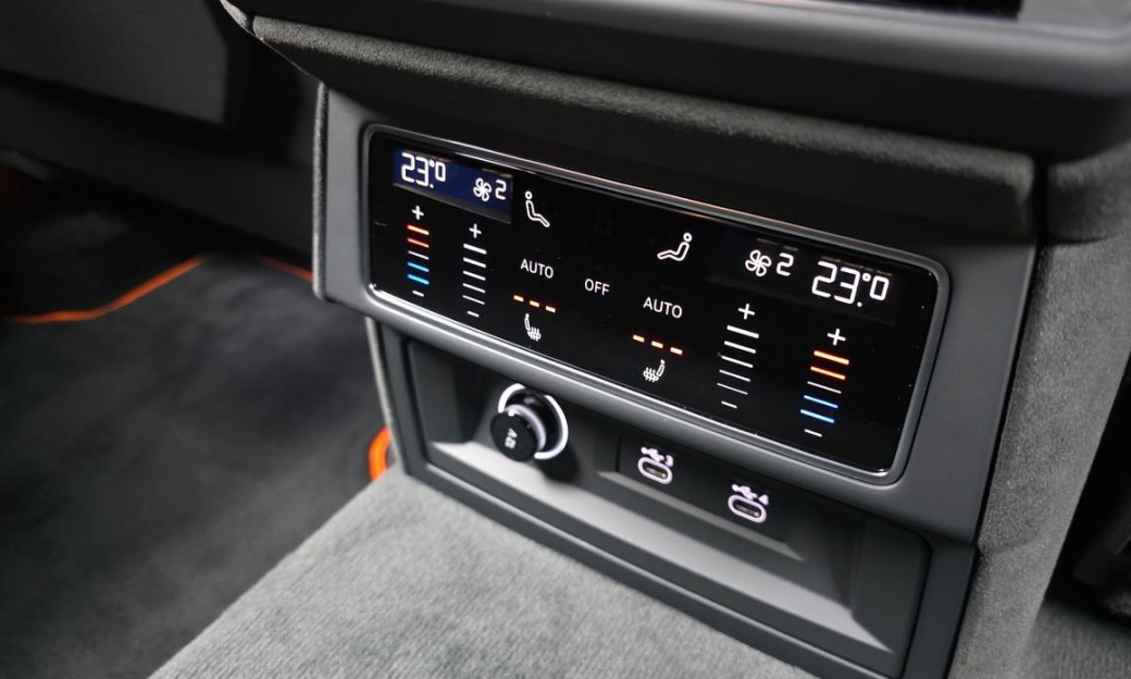 Lamborghini Urus 4.0 V8 SE, 2025