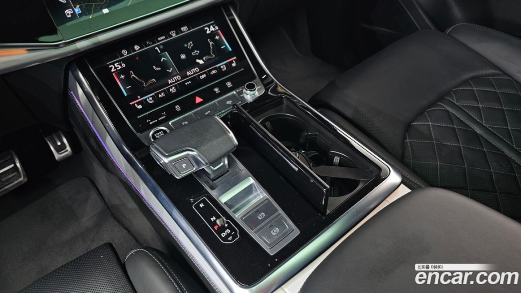 Audi Q8 55 TFSI Quattro Premium, 2023