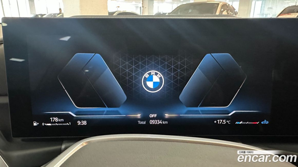 BMW 3-Series 320i, 2025