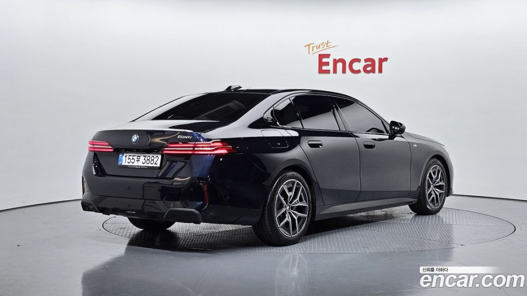 BMW 5-Series 520i M Sport, 2025