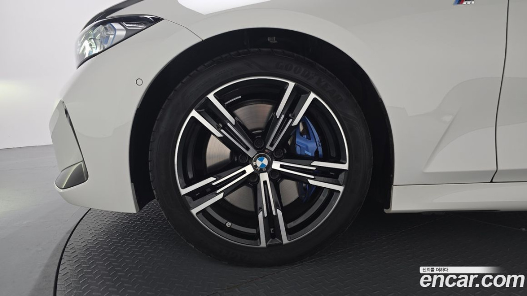 BMW 3-Series 320i M Sport, 2023