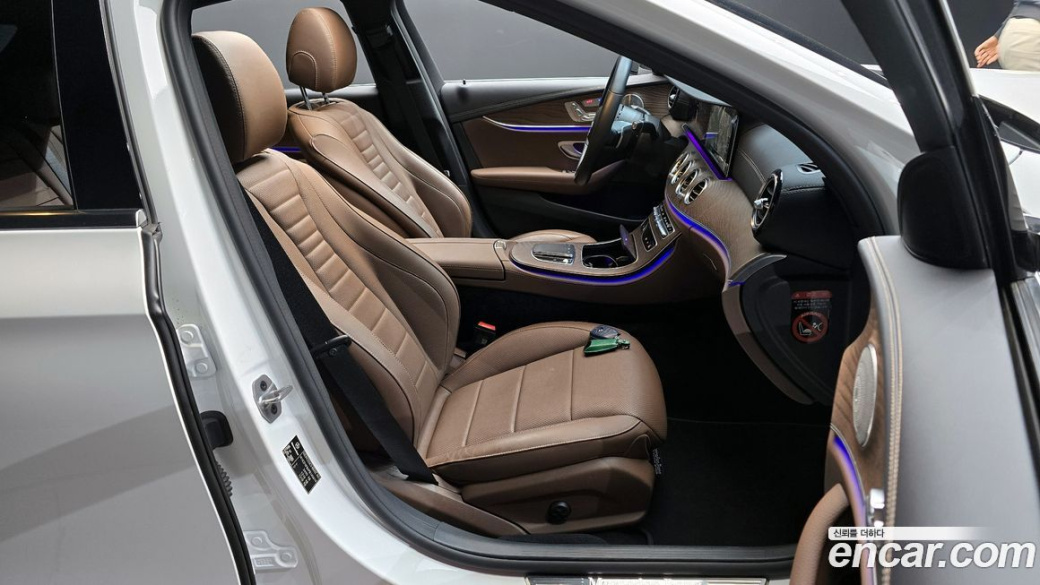 Mercedes-Benz E-Class E220d 4MATIC Exclusive, 2023