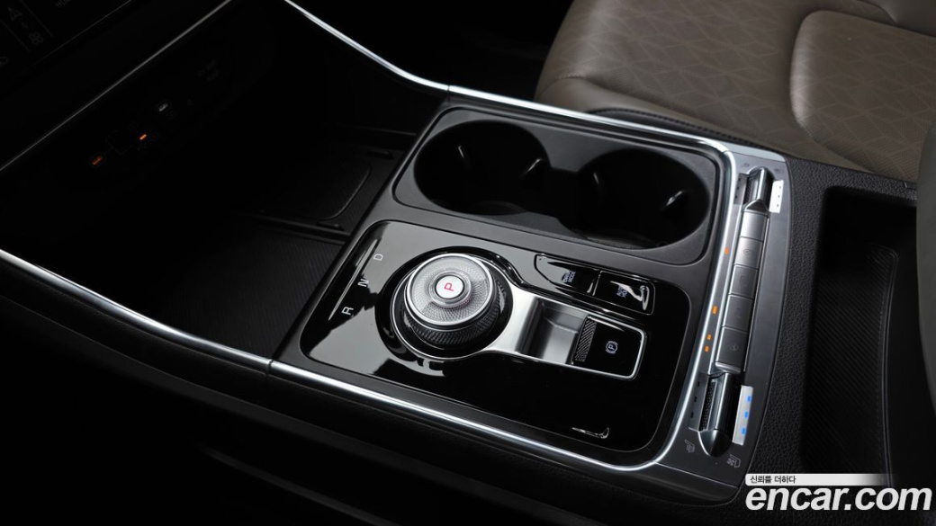 Kia Carnival 9-Seater Noblesse, 2024