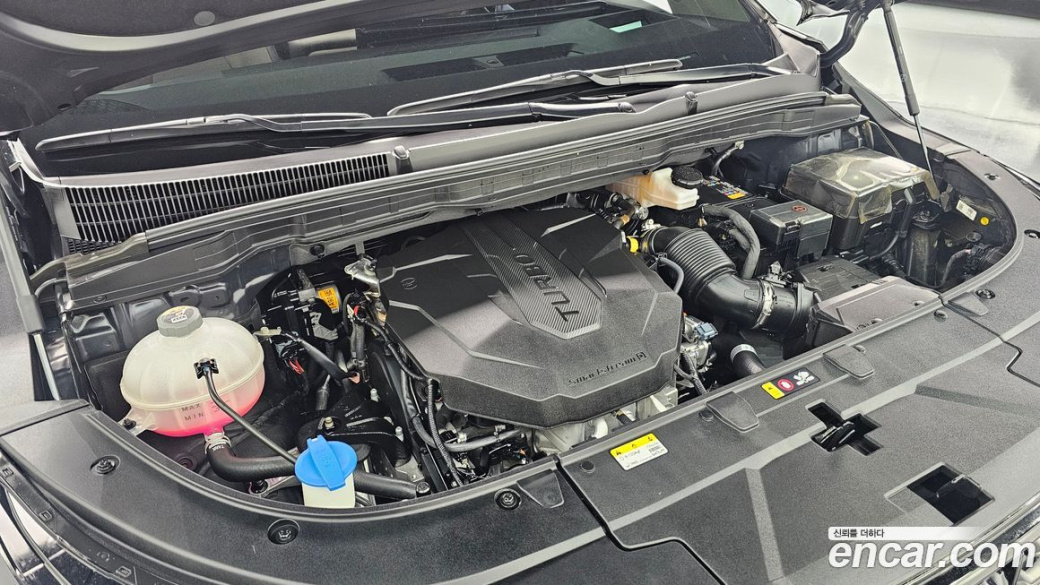 Kia Carnival 7-Seater Gravity, 2024