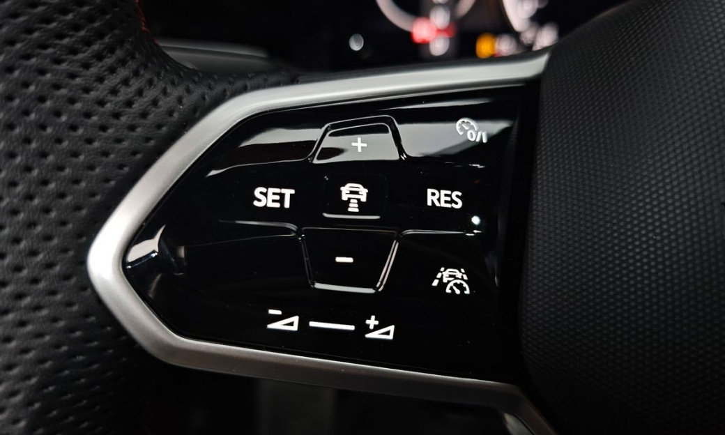 Volkswagen Golf 2.0 GTI, 2024