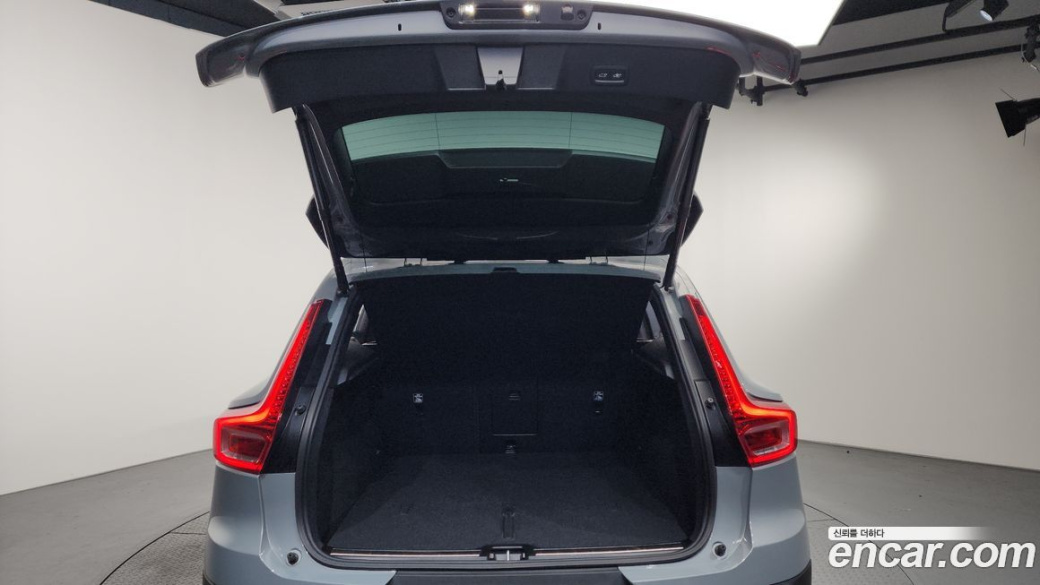 Volvo XC40 B4 Ultimate Bright, 2024