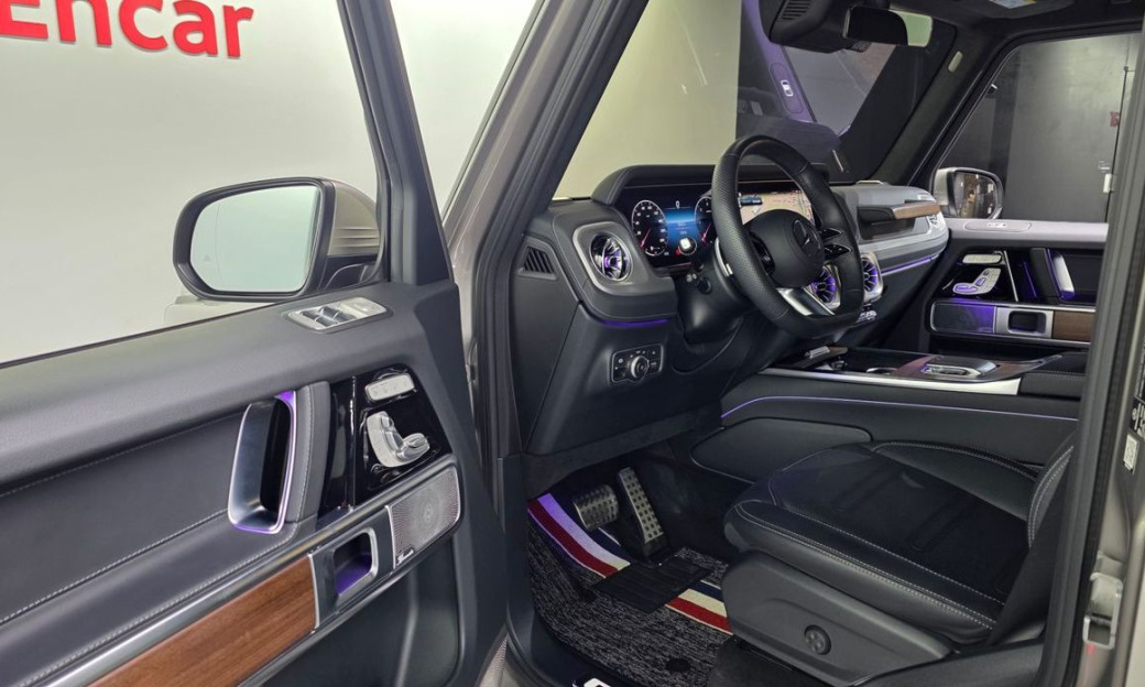 Mercedes-Benz G-Class G450d, 2025