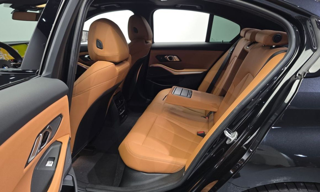 BMW 3-Series 320i M Sport, 2024
