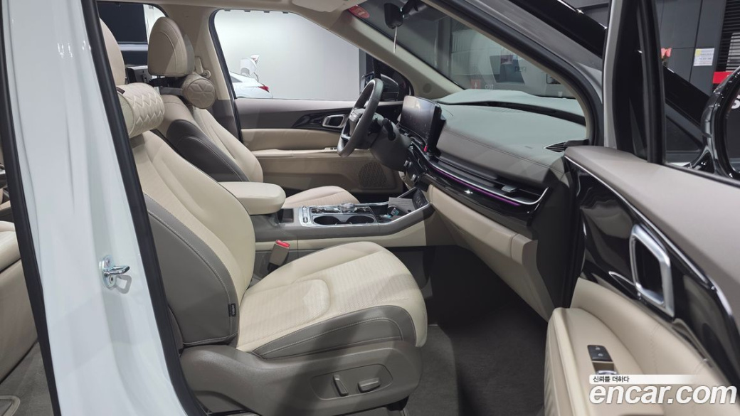 Kia Carnival 7-Seater Gravity, 2025