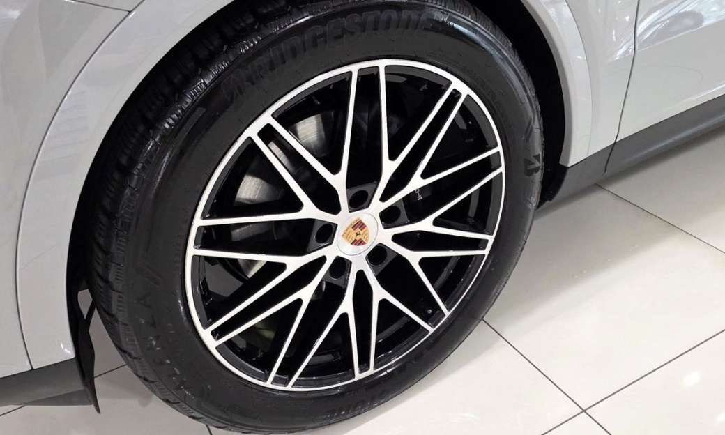 Porsche Cayenne 3.0, 2025