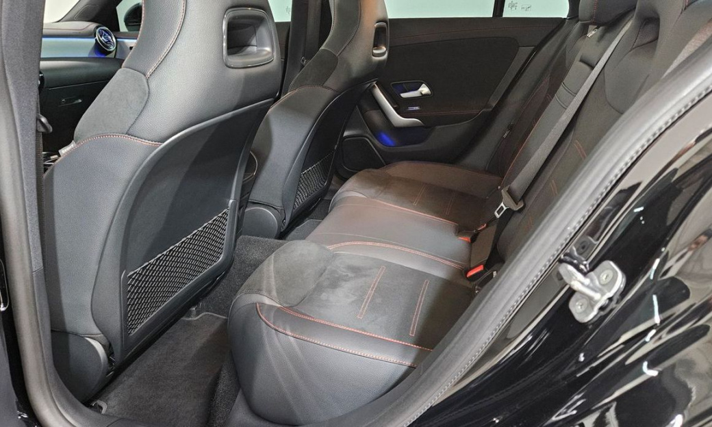 Mercedes-Benz CLA-Class CLA250 4MATIC, 2025