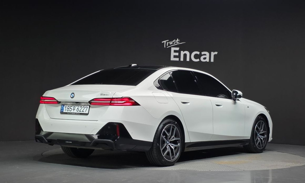 BMW 5-Series 520i M Sport, 2025