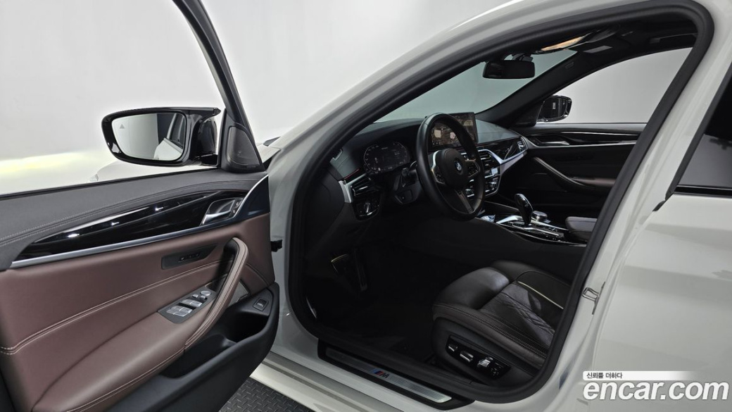 BMW 5-Series 530i M Sport Package, 2023