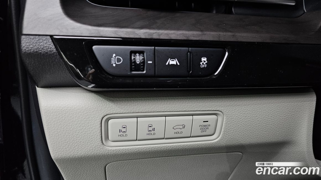 Kia Carnival 9-Seater Signature, 2023