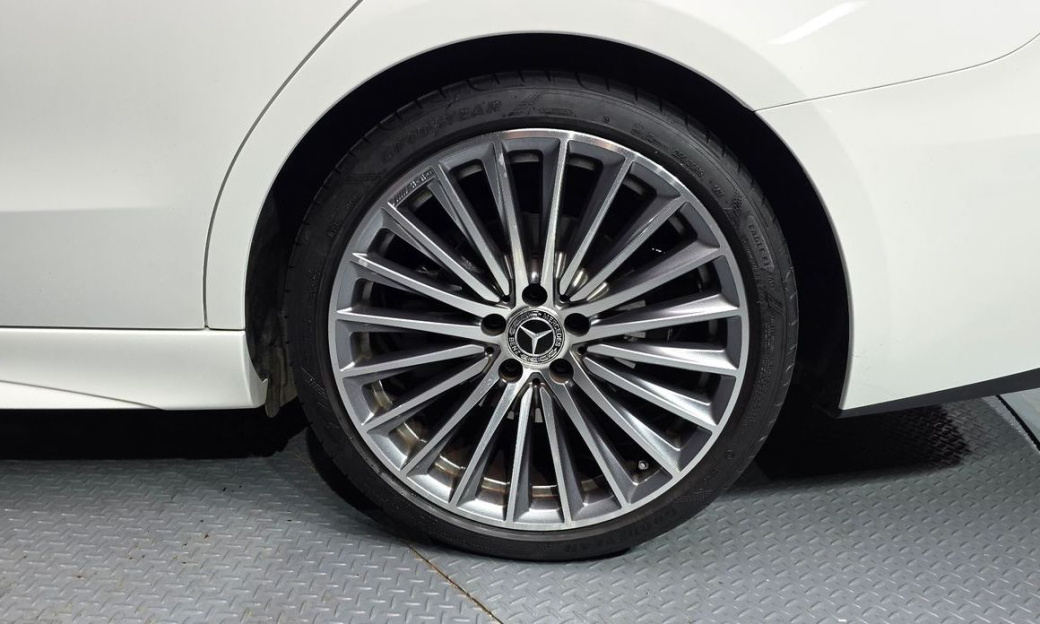 Mercedes-Benz C-Class C300 4MATIC AMG Line, 2023