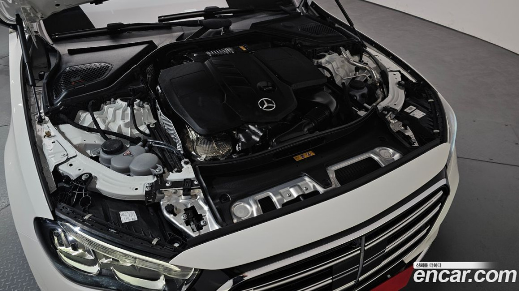 Mercedes-Benz E-Class E220d 4MATIC Exclusive, 2024
