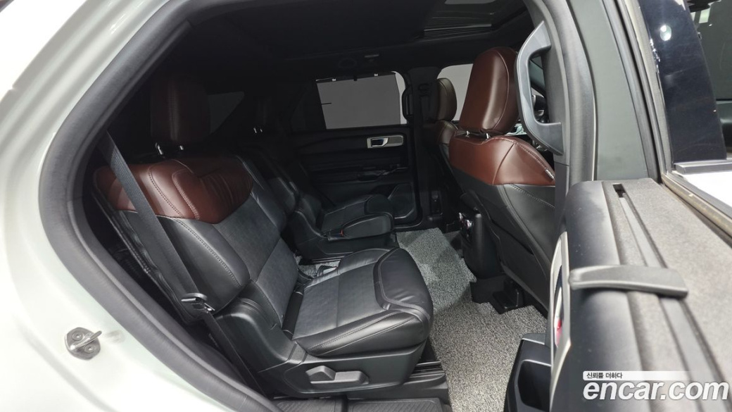 Ford Explorer 3.0 Platinum 4WD, 2022