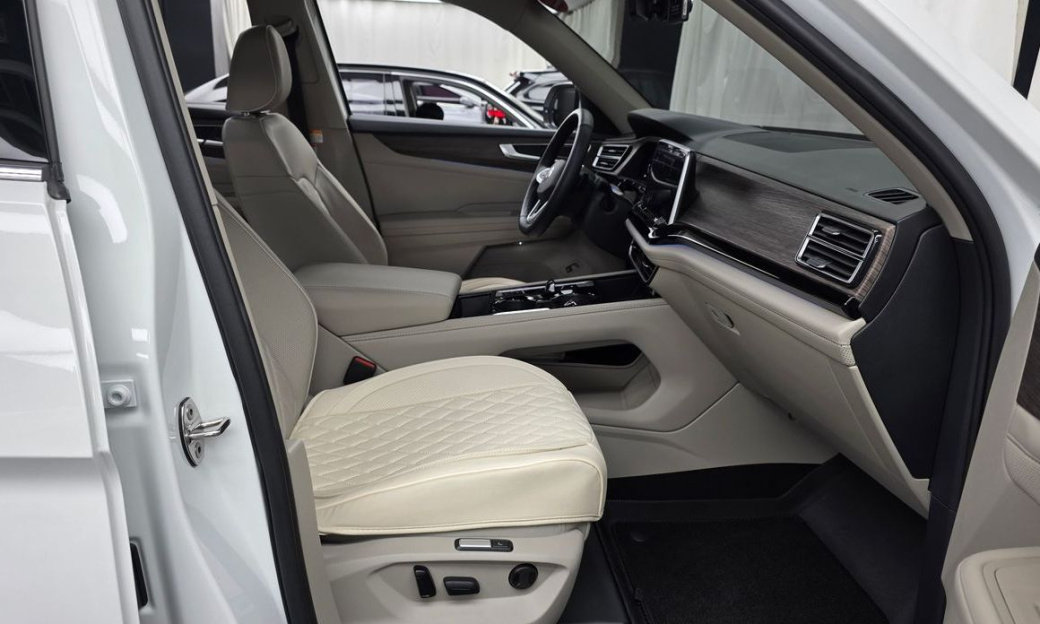 Volkswagen Atlas 2.0 TSI R-LINE 7-Seater, 2025