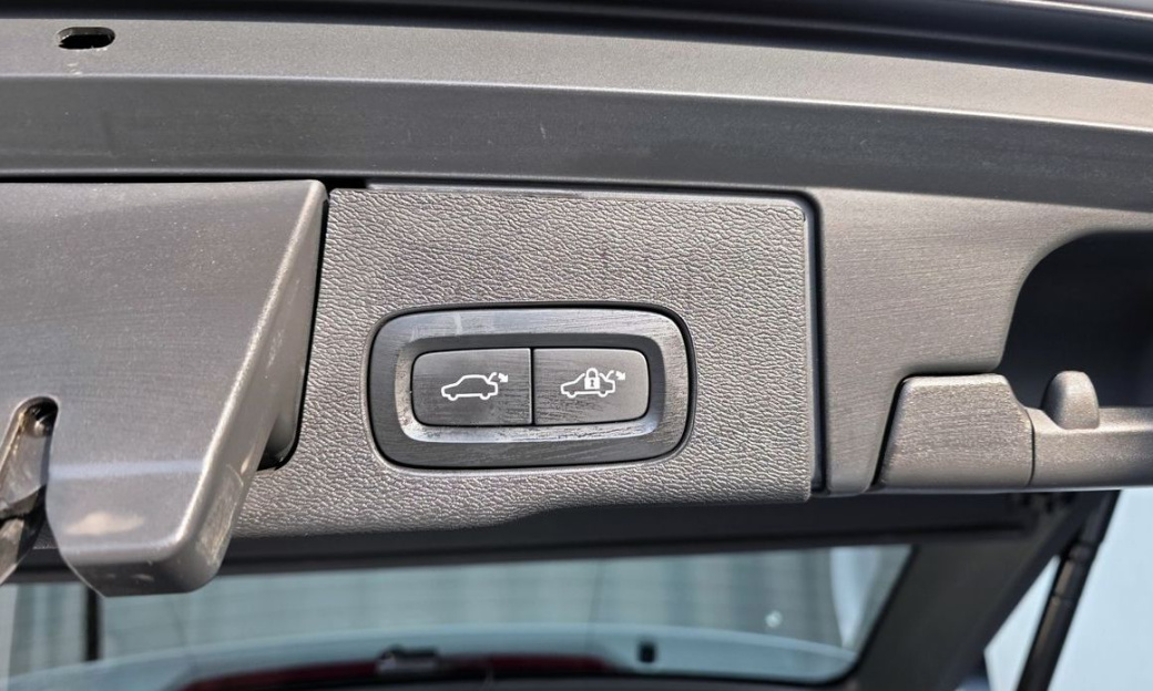 Volvo XC60 B6 Ultimate Bright, 2023