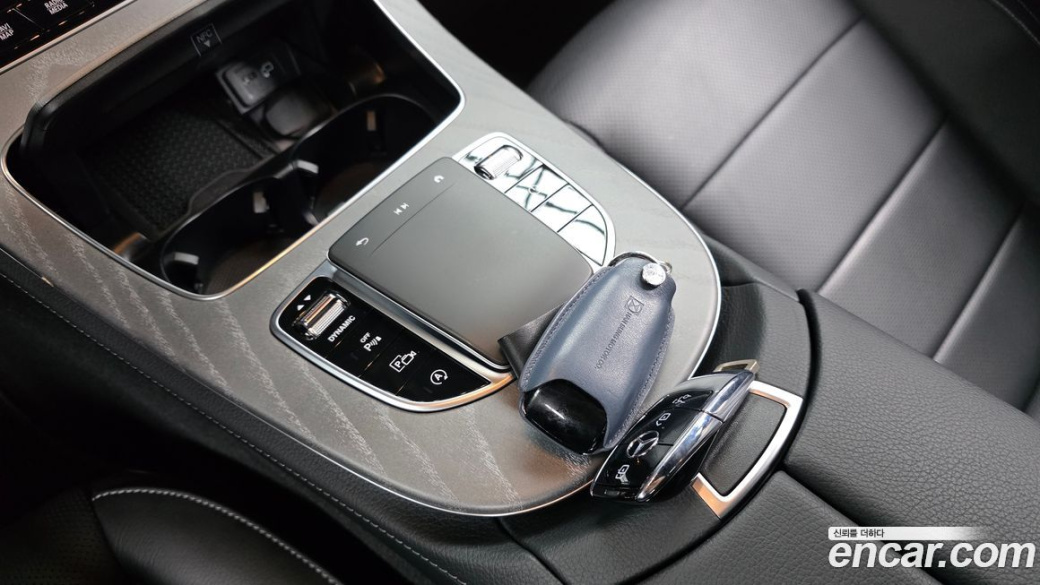 Mercedes-Benz E-Class E350 4MATIC AMG Line, 2023