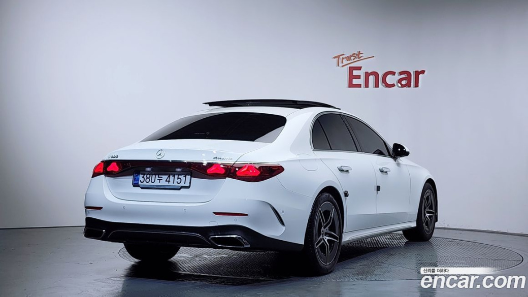 Mercedes-Benz E-Class E300 4MATIC AMG Line, 2024