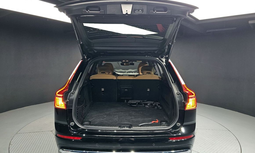 Volvo XC60 B5 Inscription, 2022