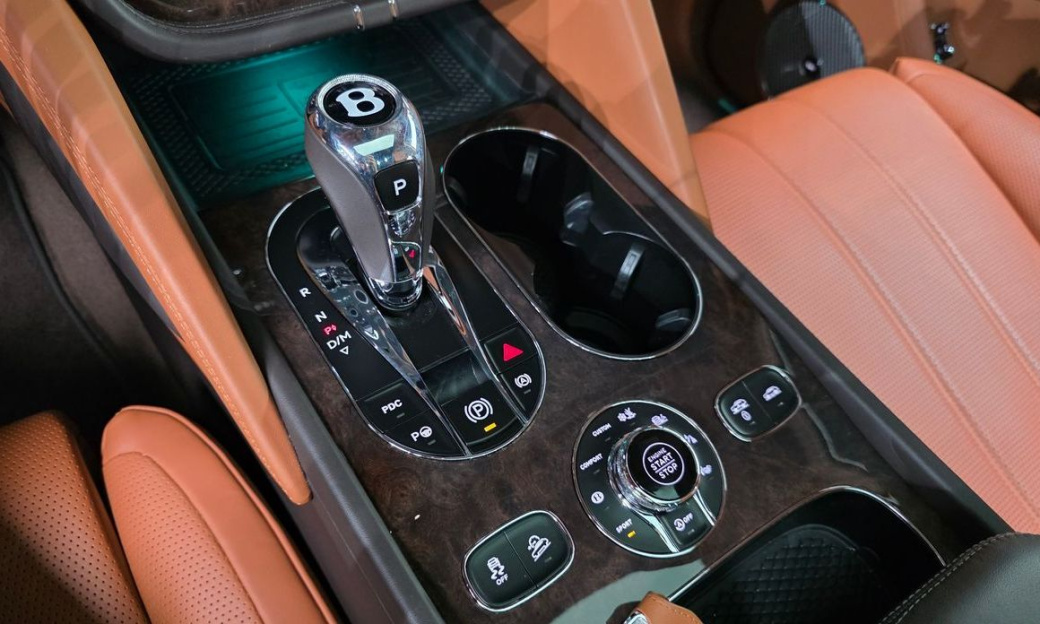 Bentley Bentayga 4.0 V8, 2022