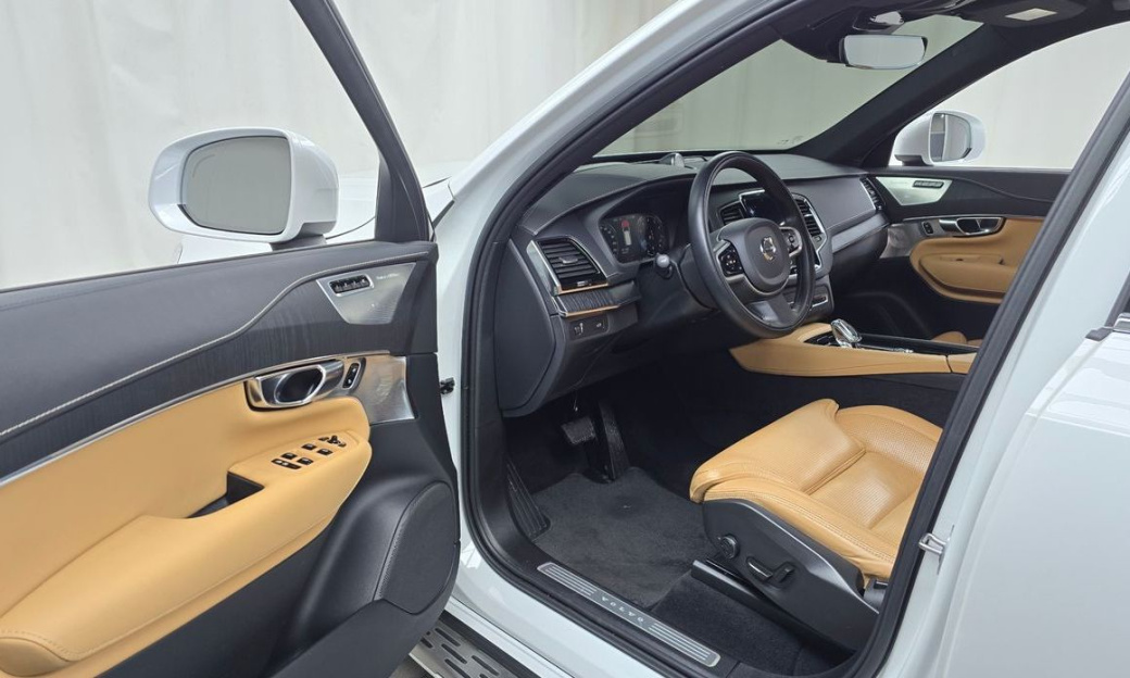 Volvo XC90 B6 Inscription, 2022