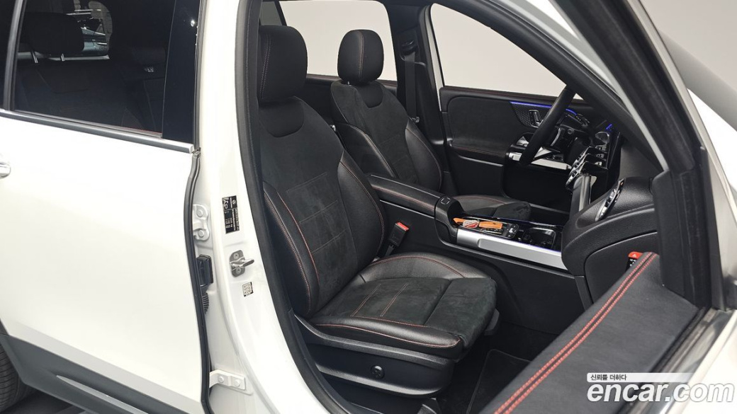 Mercedes-Benz GLB-Class GLB250 4MATIC, 2025
