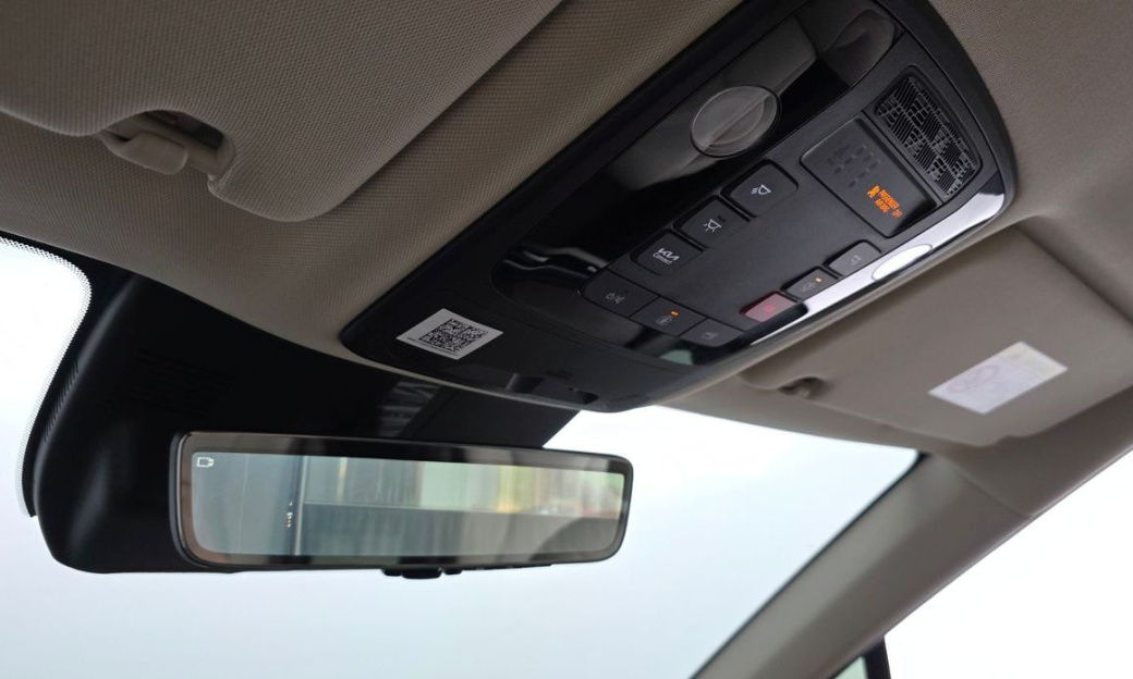 Kia Carnival 9-Seater Gravity, 2025